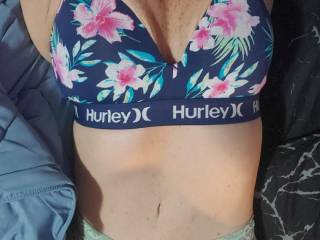 I love her flat tummy