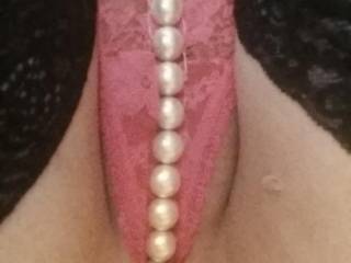 oh i love your pearls n pussy mmmmmmmmmm