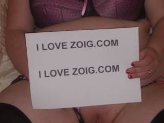 love to show my pussy on Zoig
