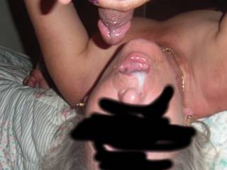 Guys cum on wife\'s face. She loves swallowing and wants a bukkake and wants the cocks to blow in her mouth and not just on her face