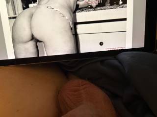 weben871 ~ “A classy black-and-white photo to make you want to lick my pussy — and more!”