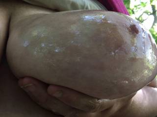 Evidence. All through the baby oil wiping, she held her big tits up to help the gentleman. She watched as his hands glided and smoothed an even layer all over each tit. Then ... he somewhat spoiled the effect, by leaving fingertip trails around the nipple