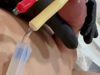 Cum with bladder Catheter play