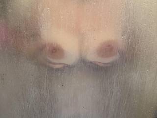 Shower tits