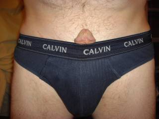 oooh look girls somethings popped out to say hello ....get close n give him a little kiss too ..