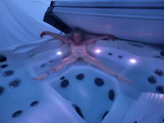 hot tubbin
