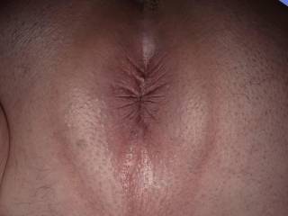 Shaved my ass not very well ....it ain\'t easy lol