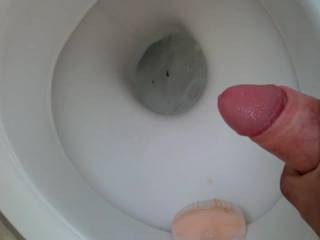 Just an old vid of me unloading into the toilet after work hehe, let me know what else i should fillm? x