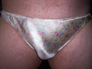 Wanna see whats under my panties?