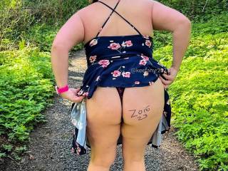 Making sure hubby doesn\'t get lost on our walk 😉🍑