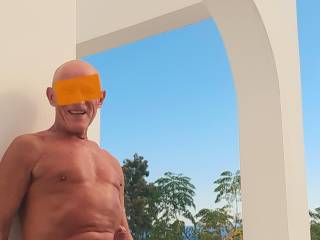 Enjoying the October morning sun on the balcony in a naughty horny mood during holiday in Crete 🌞😜😎