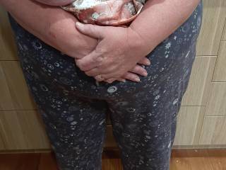 You all seem to love my big tits, hope the ladies out there do as well....would love my nipples licked and sucked 👅💋 MrsL xx