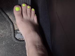 How bad do you want to taste these sexy toes