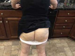 Couple people asked for candid ass shot.   Voila!