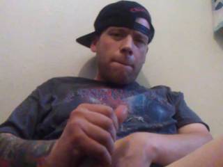 Ride it 4 me jerkshow! Wanna play? Ladies......