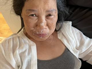 Midday facial on girlfriend. Loser roommate was playing video games upstairs as usual