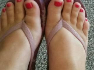 Hubby loves it when I get a fresh pedi. It means he can add his own decorations later. Do you like?