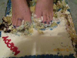 sexy toes in cake