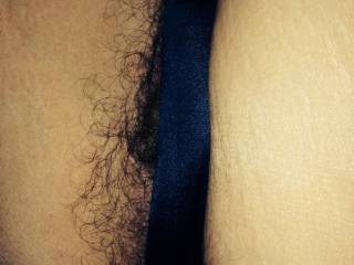 I love her hairy ass crack.