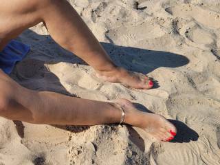 Would you enjoy being between these legs on the beach?