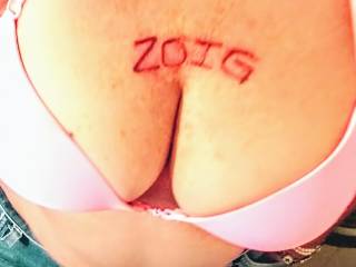 My friend wrote ZOIG on me with a candy ink pen. She says it tastes good -  just like raspberry candy.  I don\'t know cause my tongue can\'t reach it. Dang 😉