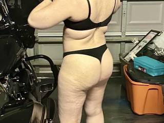 I let hubby take a few sexy hot Garage pics. He loves my ass, lol