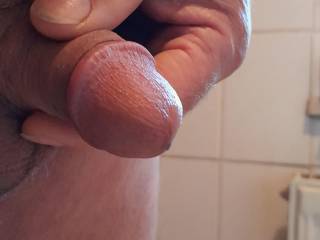 Who thinks my glans is worth sucking.