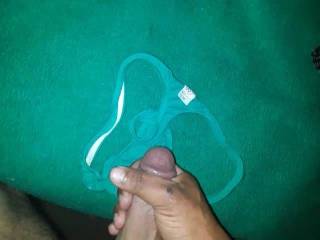 looking at vids on zoig had to stroke out a load in a thong.. enjoy