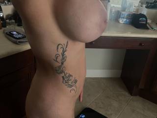 Side boob