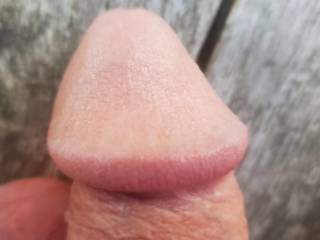 who wants to run their tongue all over my head