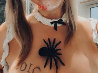 B(•)(•)..bs      Wow I made it all the way to page 7 if you got that far thank you for viewing me.😕now do you wanna play? 👻💋