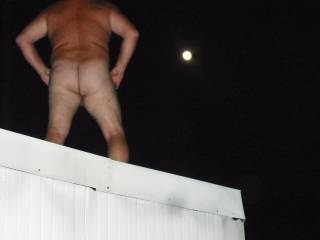 Two Moons over MiHammi! Dancin on top of the Shop in the FULL MOON!
