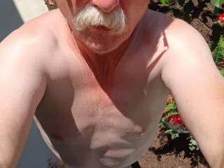 Would you mind giving me a hand in the garden :)