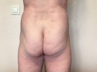 Just me to say you hello on my naked amateur photo. Do you like what you see?