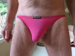 What's that I see just barely peeking out of the edge of Mr. F's undies?  From Mrs. Floridaman