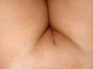 mmm, so smoooth! I would love to have a puddle of my cum just there! xx