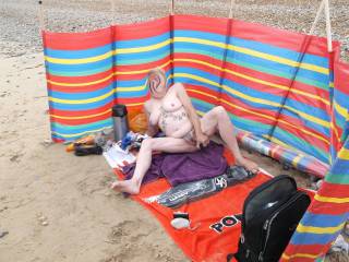 Hi all
well I just had to have a play while I was naked on the beach.
comments please
mature couple