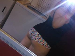 Very sexy !! Send me a PM honey let's chat !!!