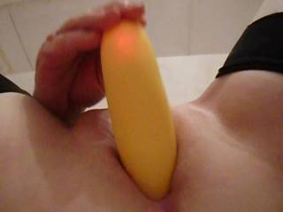 Hi all
a little video of me playing with my vibrating banana god it hits the spot every time
dirty comments always welcome
mature couple