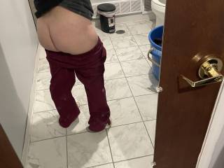 Sexy ass pic from work 🤤😊