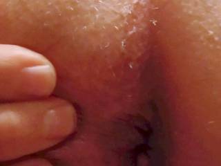 Mein Anus ist wieder weit geöffnet