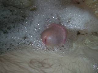 I found myself something to play with in the bath ...wanna play with me?