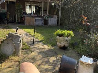 Enjoy the sun in the garden for all neighbors to see