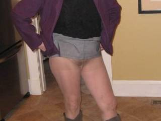 Lexi loves showing her bush through her pantyhose! Dirty comments are welCUM!