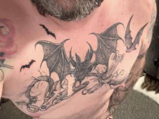 You like tattooed guys ?