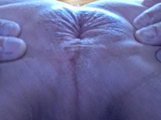 Just got through shaving my hole, who wants to rim it?