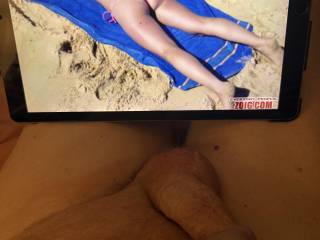 xispascumslut ~ “Waiting for them to ask… !”