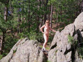 nude women in mountain