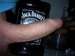 having fun with my birthday present a 3,0 l bottle good old jack ;););)